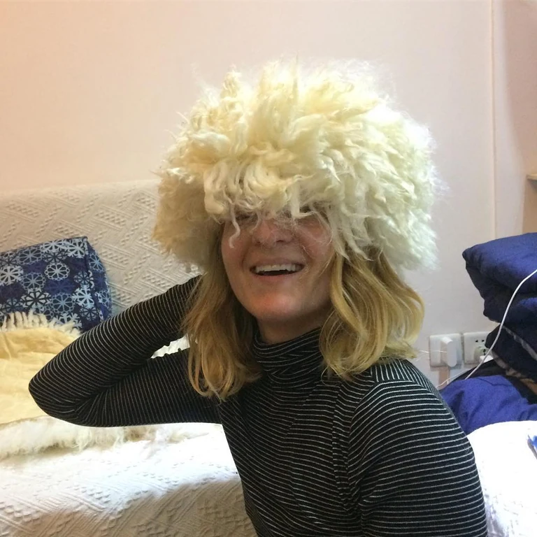 Bathmat become tophat